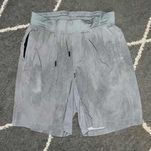 Lululemon T.H.E. Linerless Shorts in Gray Size Medium